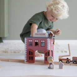 Little Dutch Railway Brandweerkazerne -Berg Winkel LD4490 little dutch railway brandweerkazerne 4