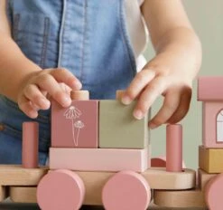 Little Dutch LD8035 Houten Blokkentrein Flowers FSC -Berg Winkel LD8035 little dutch blokkentrein flowers 4