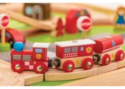 BigJigs BJT049 Treintafel Brandweer Spoortafel Houten Trein -Berg Winkel bigjigs bt049 brandwweer trein set en tafel 2