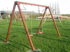 Hardhouten Duo Schommel Openbaar -Berg Winkel hardhouten duo schommel 1 1