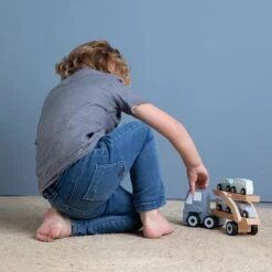 Little Dutch LD4453 Houten Autotransporter Blauw -Berg Winkel little dutch 4453 autotransporter 4