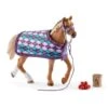 Schleich 42360 Engelse Volbloed Met Deken HorseClub -Berg Winkel schleich 42360 engelse volbloed met deken
