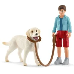 Schleich 42478 Wandelen Met Labrador FarmWorld -Berg Winkel schleich 42478 wandelen met labrador scaled 2