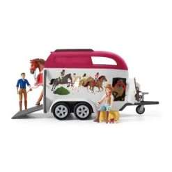Schleich 42535 Avontuur Met Auto En Trailer HorseClub -Berg Winkel schleich 42535 avontuur met auto en trailer 4 scaled 1