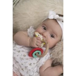 Sophie De Giraf So Pure Natur Chew Rammelaar -Berg Winkel sophie de giraf so pure natur chew rammelaar 3