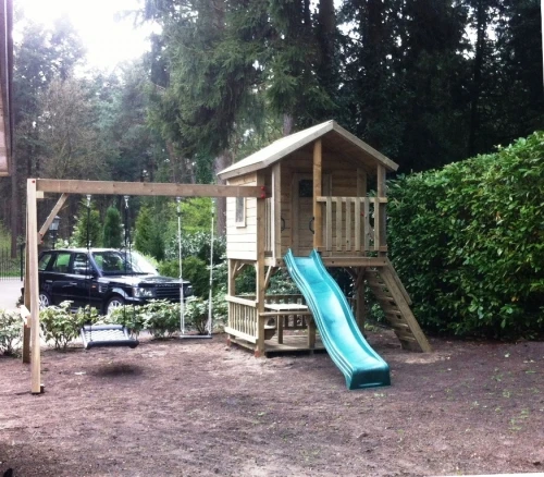 Houten Speelhuis Maarten Met Deur 3 Houten Speelhuis Maarten Met Deur