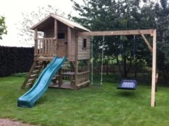 Houten Speelhuis Maarten Met Deur 8 Houten Speelhuis Maarten Met Deur -Berg Winkel speeltoren maarten met schommel met deur